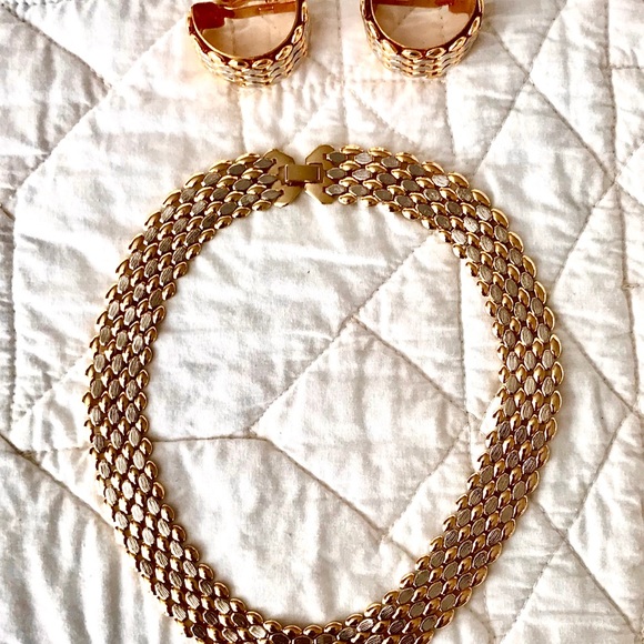 Gold and silver necklace and earrings - Picture 2 of 3